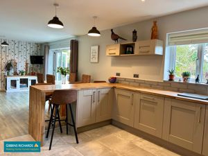 Kitchen- click for photo gallery